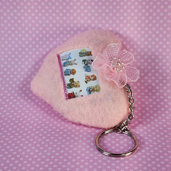 🎨 Flocked Animal Baby Band Pink Heart Plush Keychain - Picture 3 of 6